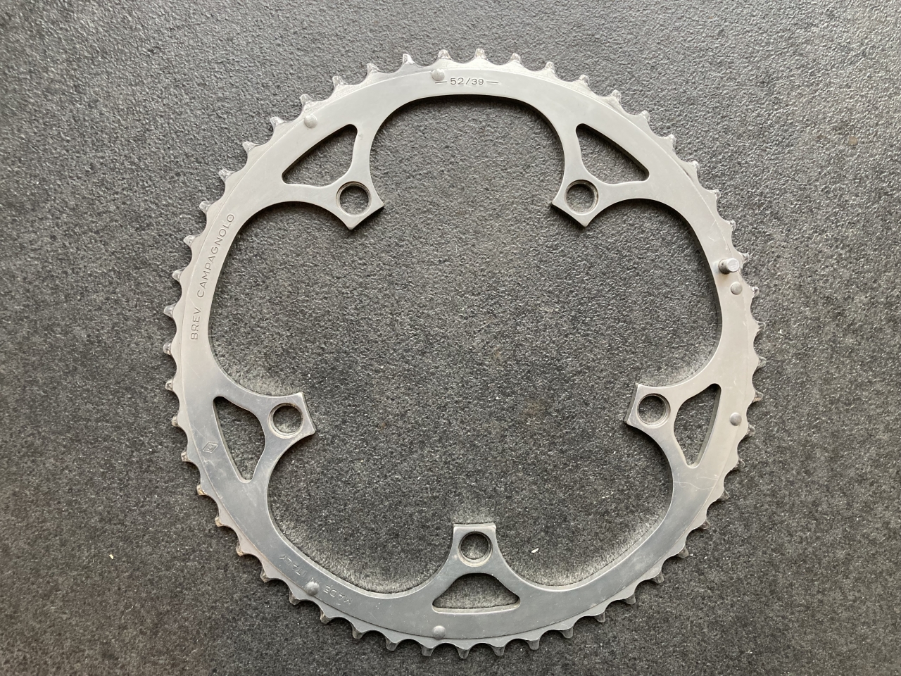 Převodník Campagnolo Super Record Strada 52/39 (676)